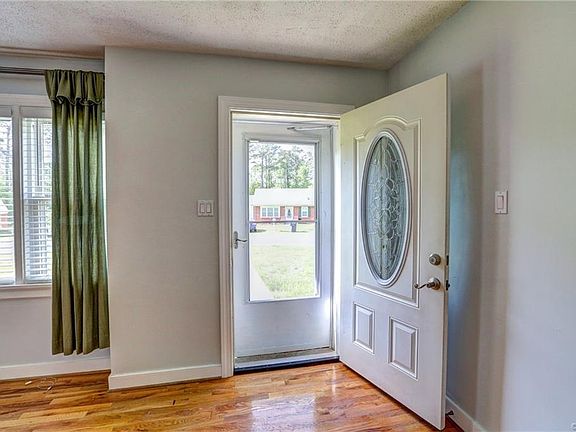 4th image of 9022 Sparrow Dr