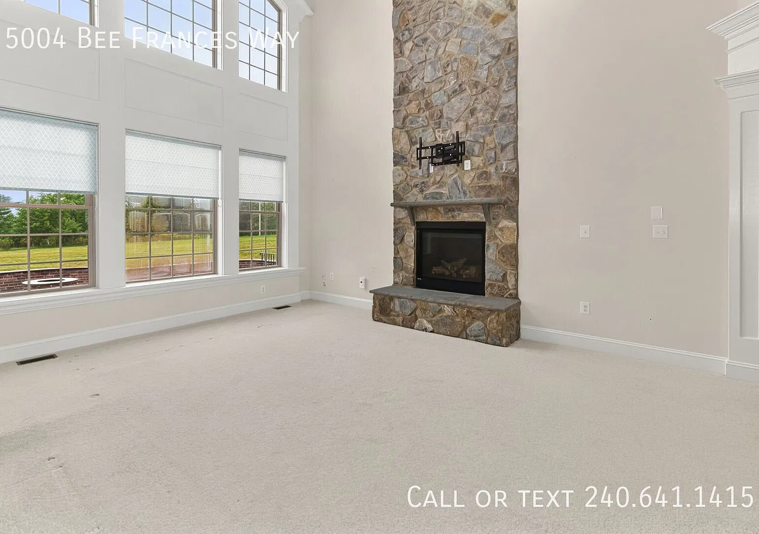 Beautiful 6 BR/5.5 BA Single-Family Home in Clarksville! — Photo 2