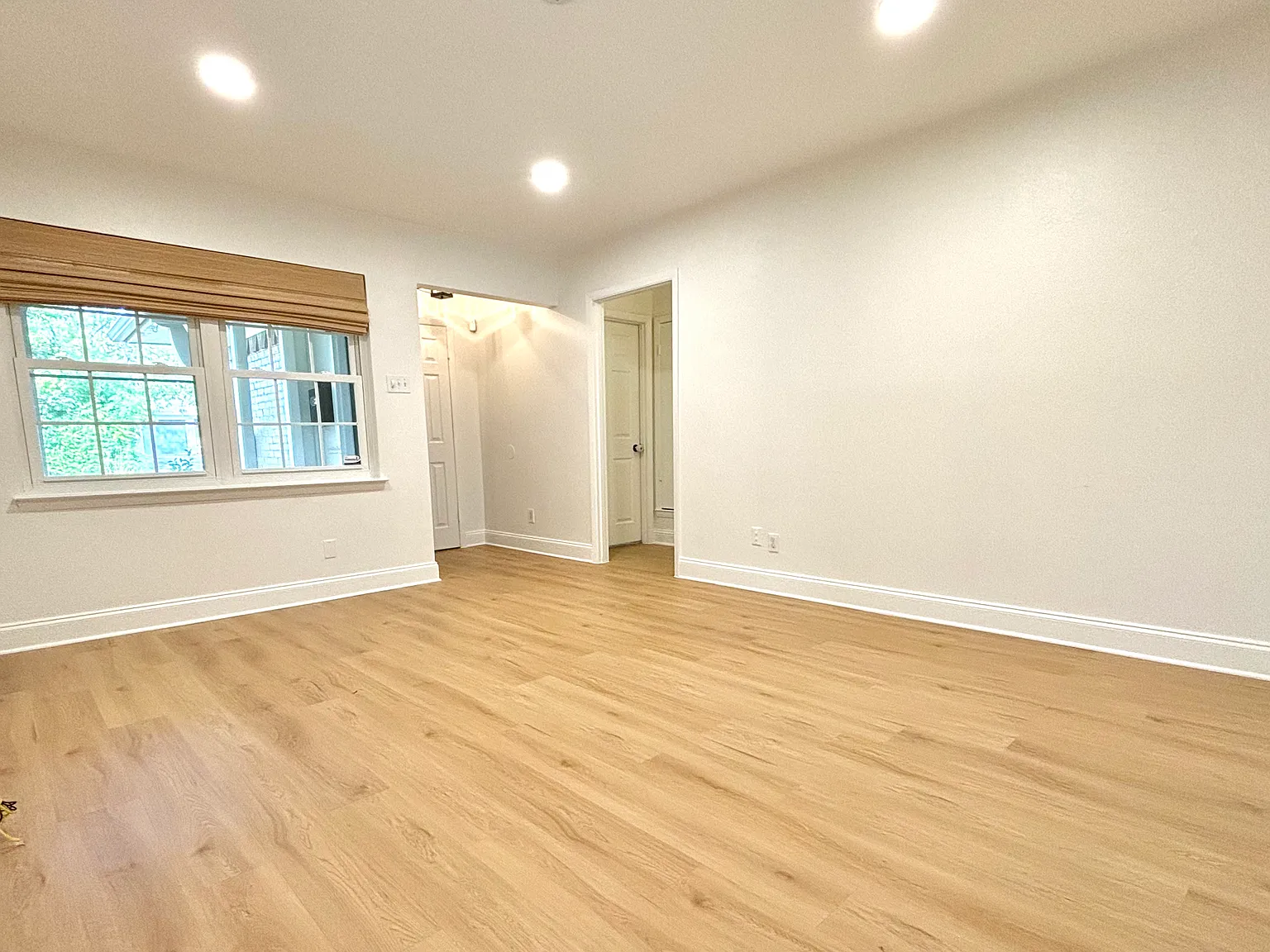 3 bed, 1.5 bath, 1209 sqft, $2,400 — Photo 2