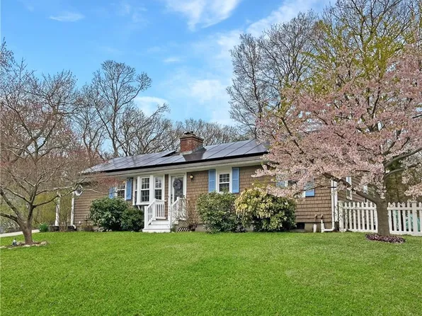 131 Westwood Dr, East Greenwich, RI 02818