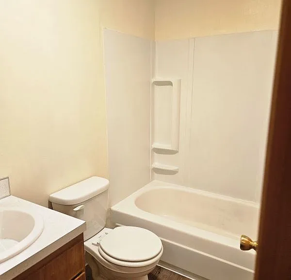 415 S 65th Ave — Photo 10