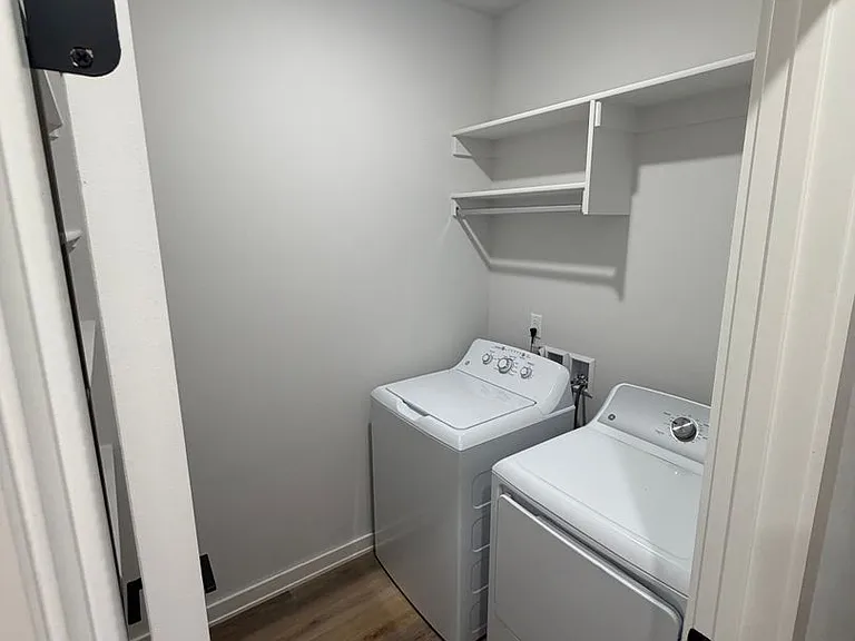 513 W Dallas St — Photo 22