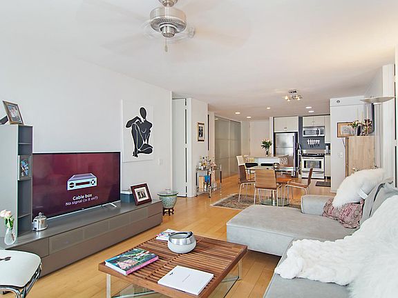 5th image of 1040 Coast Blvd #303