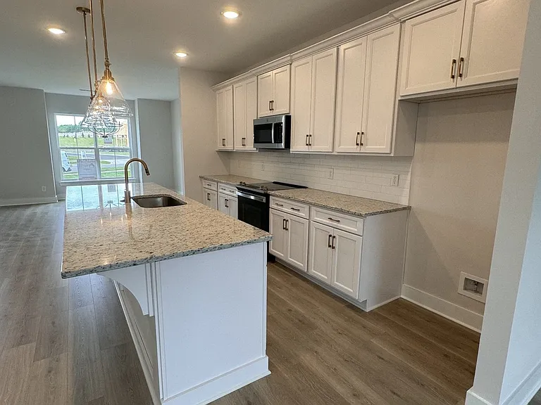 5009 Greentree Dr — Photo 7