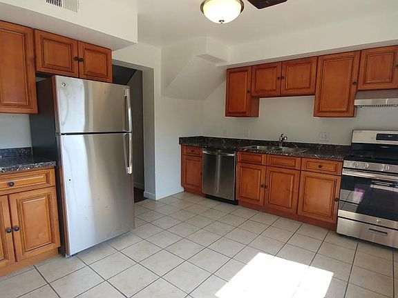 3rd image of 3300 Lawrence St #1117