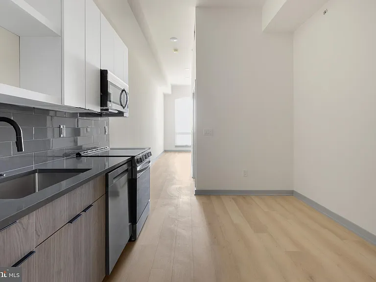 689 N Broad St #202 — Photo 11