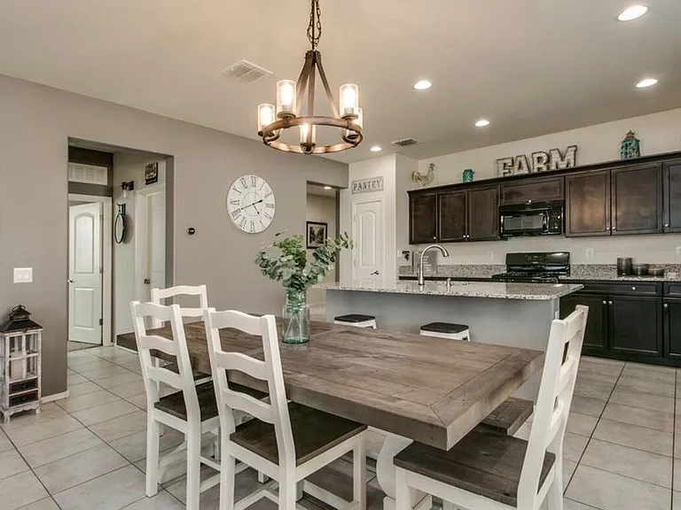 29857 W Columbus Ave — Photo 8
