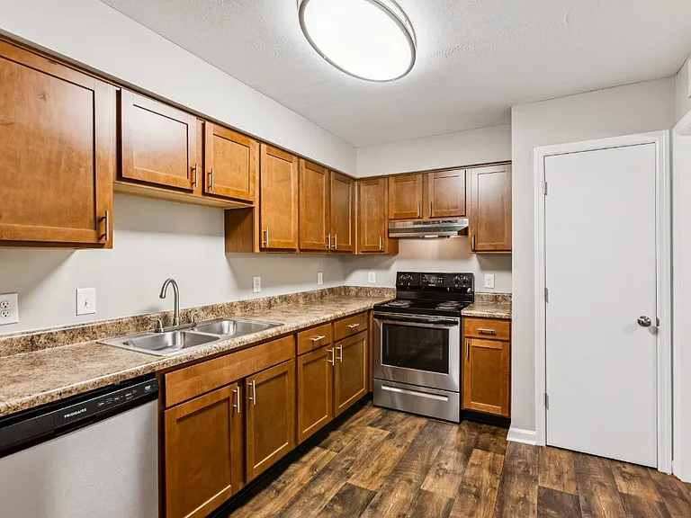 Ashford Place Apartments — Photo 73