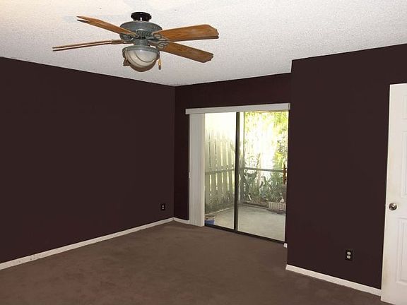 5th image of 15 Hawthorne Ln