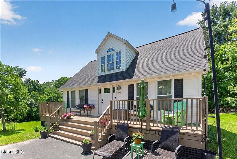 3rd image of 131 Calhoun Drive