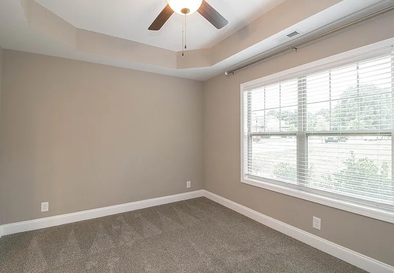 180 Dundee Dr — Photo 3