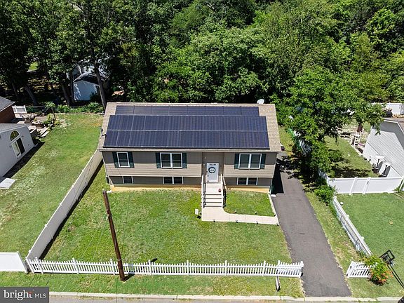 2nd image of 1202 Grove Ave