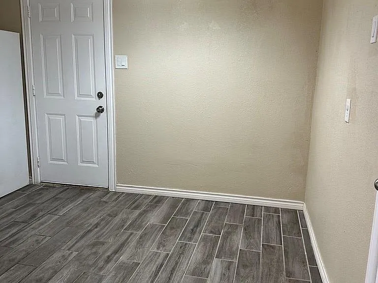 1711 Doran Dr — Photo 7