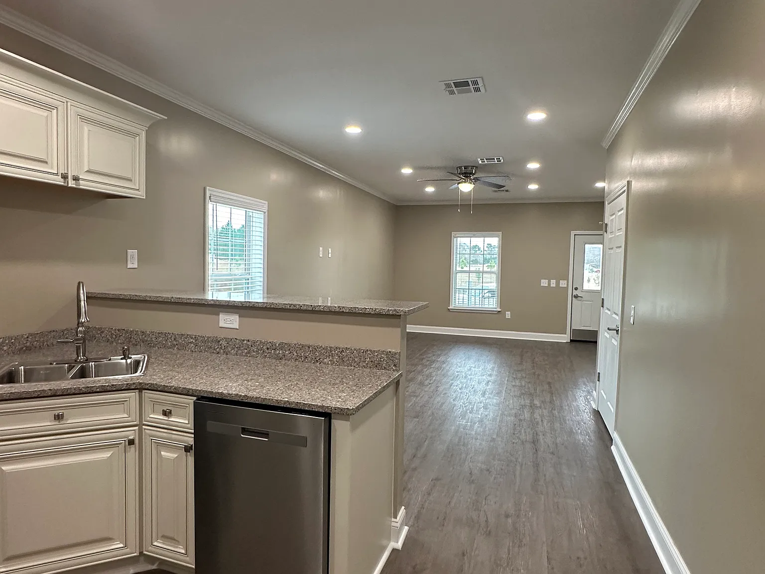 1180 Alvin Geiger Rd — Photo 2