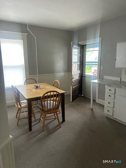 1 bed, 1.0 bath, 3020 sqft, $1,295 — Photo 2