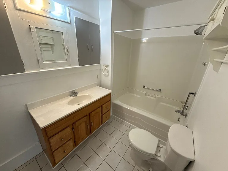745 E St NE #A — Photo 18