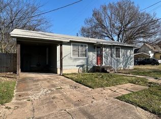 102 S Gowdy St, Whitewright, TX 75491