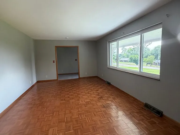 942 Margaret Dr — Photo 47
