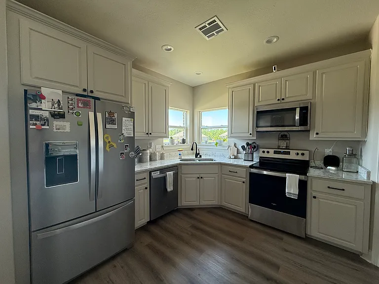 107 Liberty Dr — Photo 8