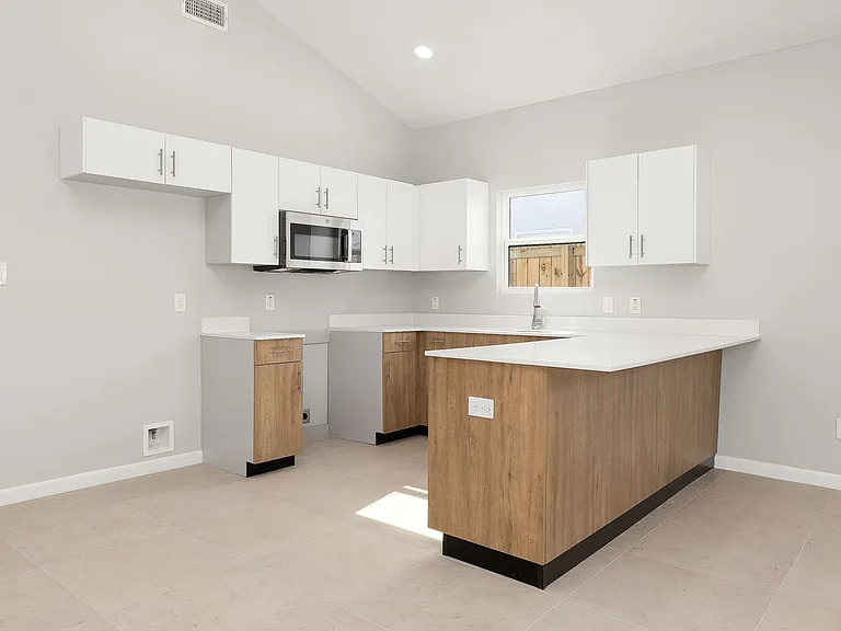 2700 Mockingbird Rd — Photo 3