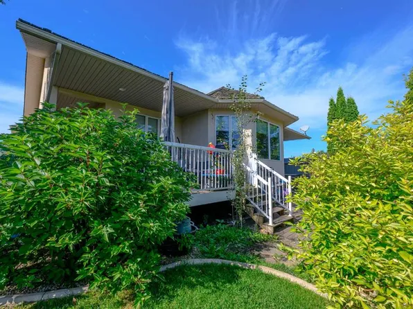 11823 SW Cygnet Blvd, Grande Prairie, AB T8X 1J4