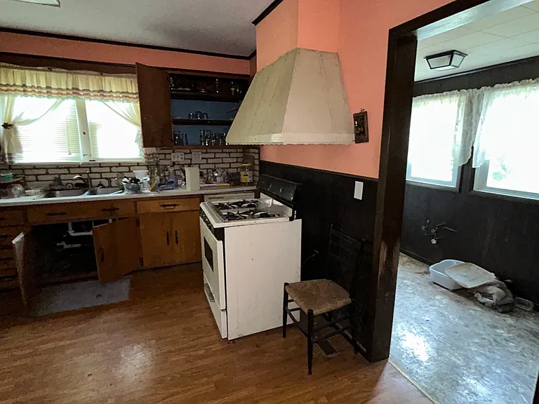 905 W Monroe St — Photo 17