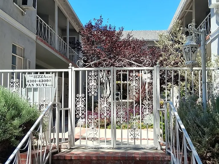 4309 Van Nuys Blvd #4309 — Photo 1