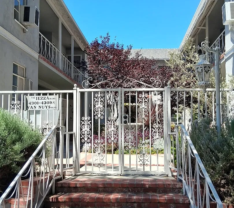 4309 1/2 Van Nuys Blvd