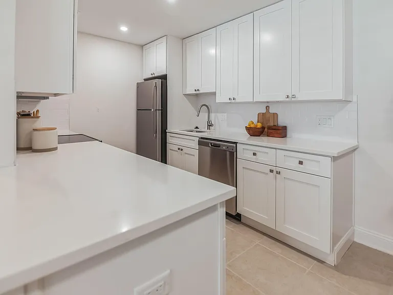 Palma Ceia by Innovo Living Hyde Park - Newly Designed 1 Bedroom 1 Bath