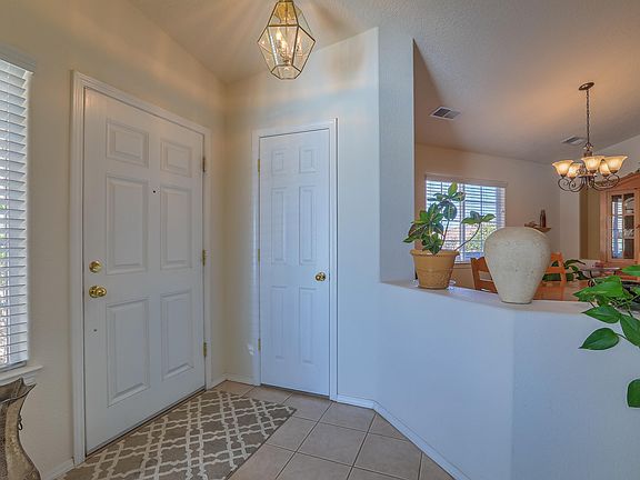 5th image of 9904 Bradford Pl NW