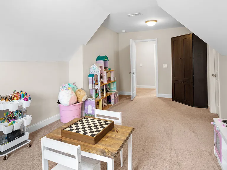 60 Melvill Ln — Photo 34
