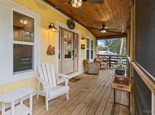 5328 Riverside Dr, Yankeetown, FL 34498