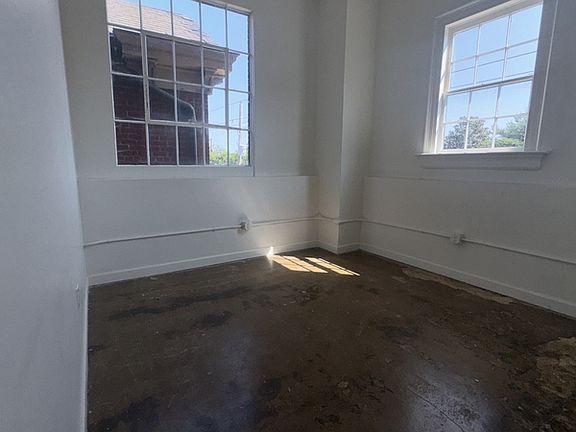 5th image of 305 6th St #310