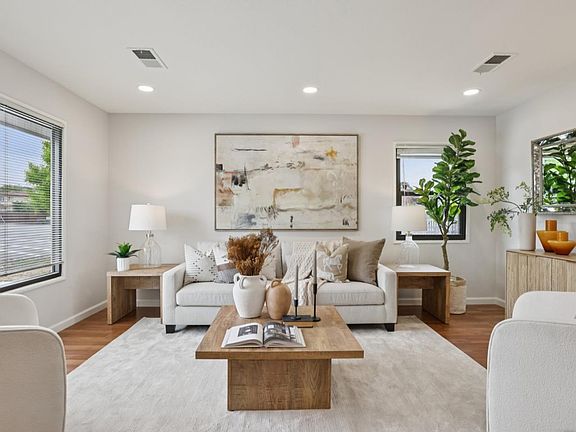 2nd image of 2254 Augusta Pl