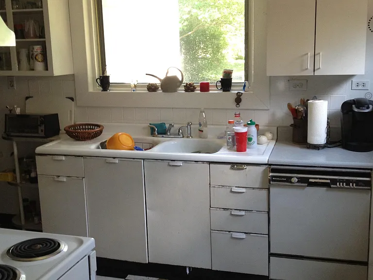 2288 York Ave — Photo 4