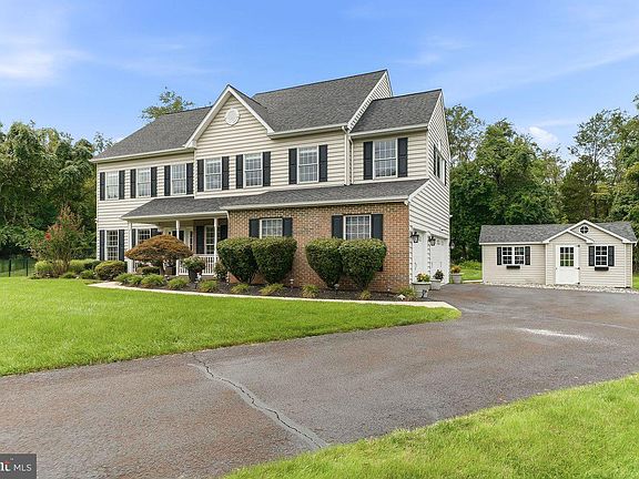 3rd image of 443 Kirsten Cir