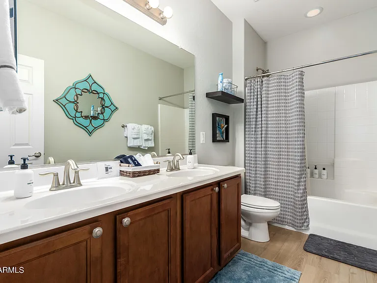 2695 E Rakestraw Ln — Photo 35