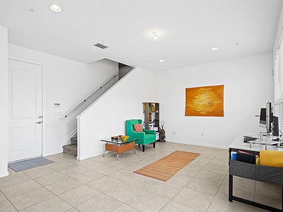 5th image of 2900 NE 12th Terrace #25