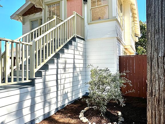 5th image of 716A Branciforte St
