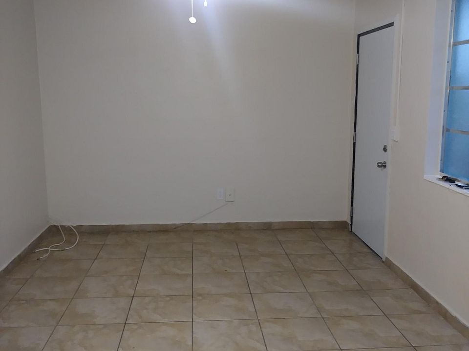 2nd image of 107 SW 18th Ct APT 11