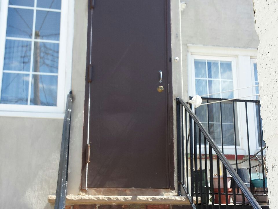 2nd image of 2040 E 41st St