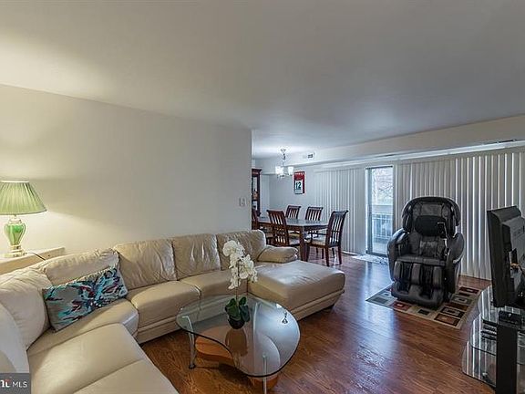 4th image of 6135 Leesburg Pike APT 408