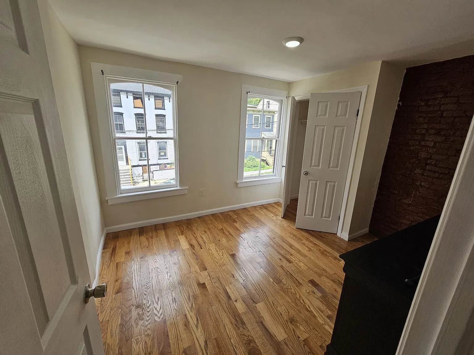 3 bed, 2102 sqft, $2,100 — Photo 3