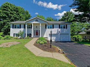 1322 Fox Hollow Rd, Niskayuna, NY 12309