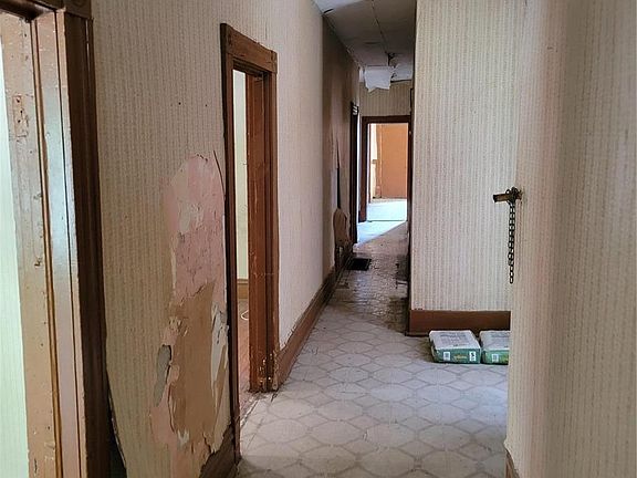 2nd image of 5182 Kensington Ave