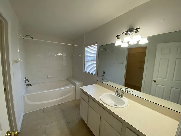 15327 Lafite Ln — Photo 23