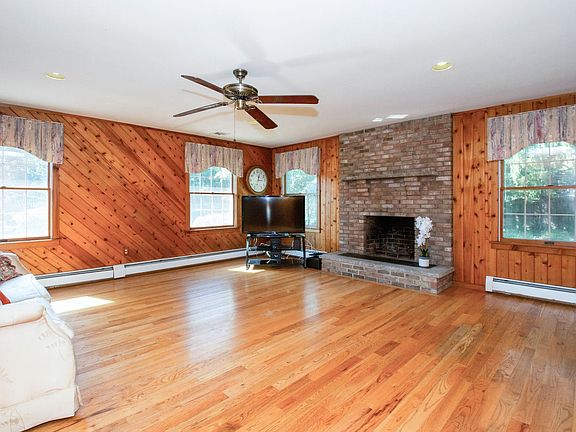 4th image of 11 Douglass Ave