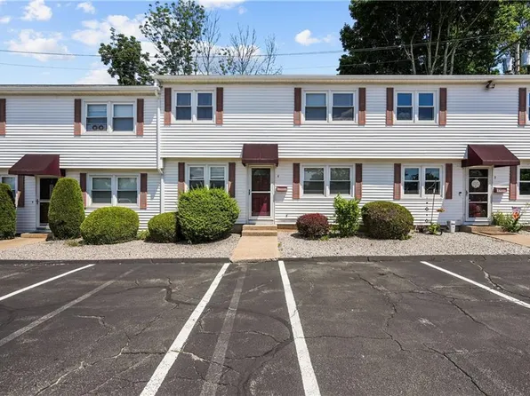 29 Cowesett Ave APT 4, West Warwick, RI 02893
