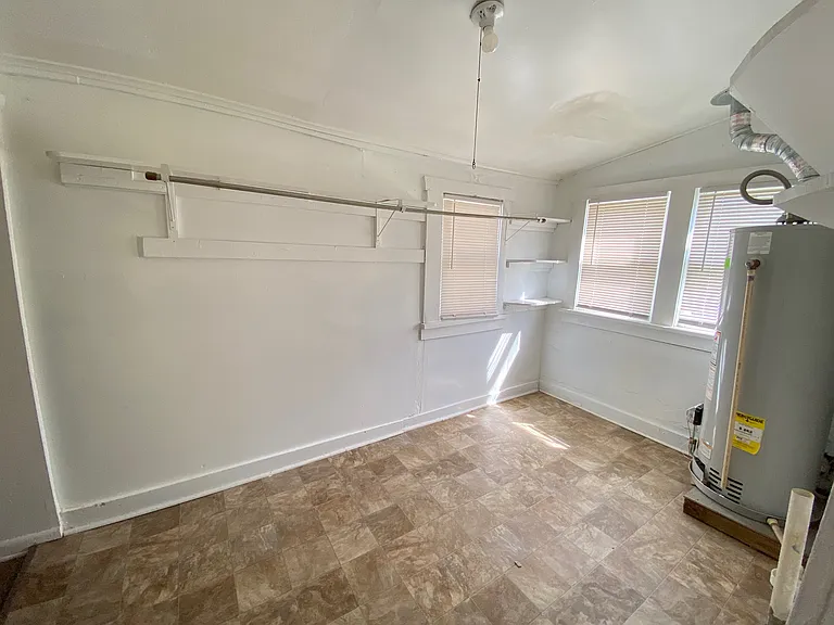 1345 SW 27th St — Photo 22