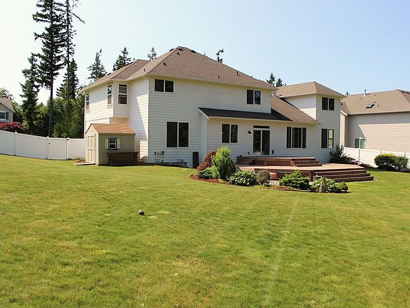 HUGE, landscaped yard
